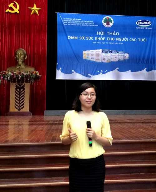 Vinamilk tiếp tục đến với người cao tuổi miền Bắc