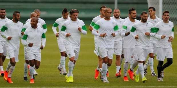 'Xe buýt' Algeria đã sẵn sàng đè bẹp 'Cỗ xe tăng' Đức