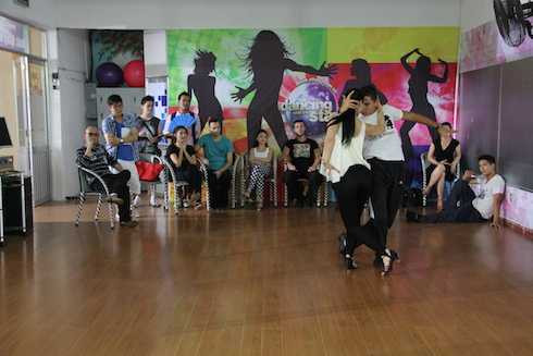 phim buoc nhay hoan vu