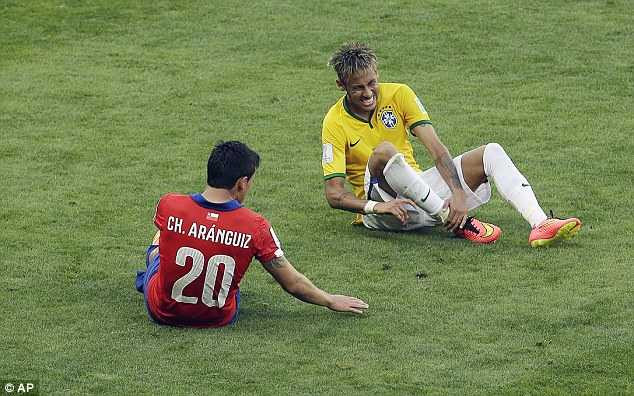 Neymar chấn thương, Robben xin lỗi vì ăn vạ