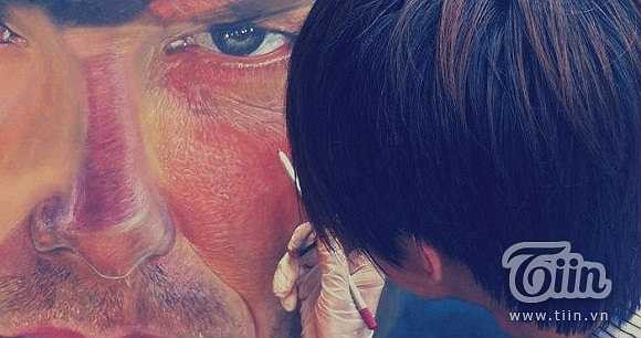 Những bức vẽ bằng phấn tiên sẽ được chia bố cục và vẽ trên khổ giấy A1, mỗi bức vẽ nếu thực hiện liên tục sẽ mất chừng 14 đến 15 tiếng để hoàn thiện.