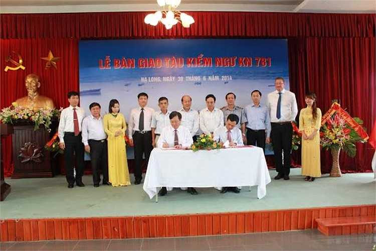 Lễ bàn giao tàu kiểm ngư hiện đại nhất Việt Nam.