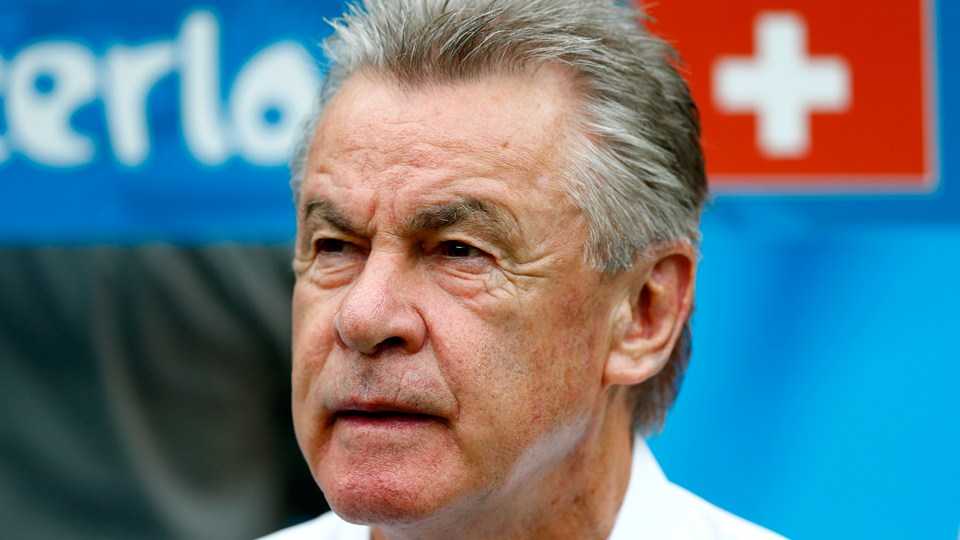 HLV Ottmar Hitzfeld sẽ 'nhốt' Messi vào két sắt?