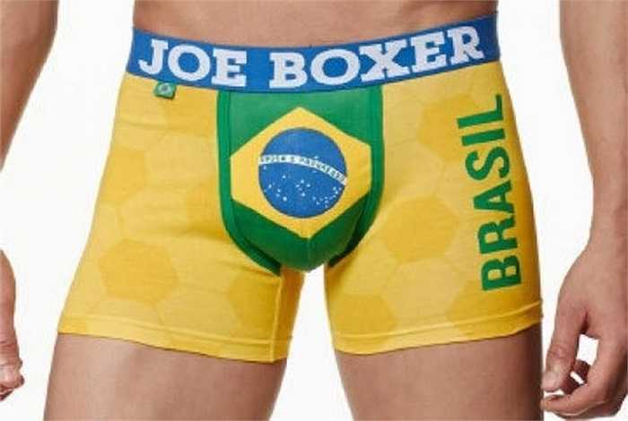 Nhà thiết kế đồ lót Joe Boxer đã cho ra mắt mẫu đồ lót nam độc đáo in hình quốc kỳ và tên các đội bóng tham dự World Cup lần này. Mẫu đồ lót này được quảng cáo thông thoáng, thoải mái và có khả năng chịu va đập, bảo vệ người sử dụng khi chơi thể thao.