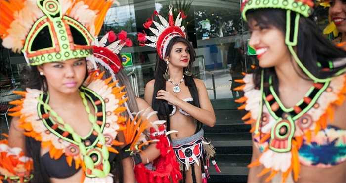 Các người đẹp rất háo hức với cuộc thi