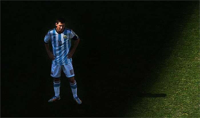 Và mình anh không thể lúc nào cũng kéo được cả một đội bóng.