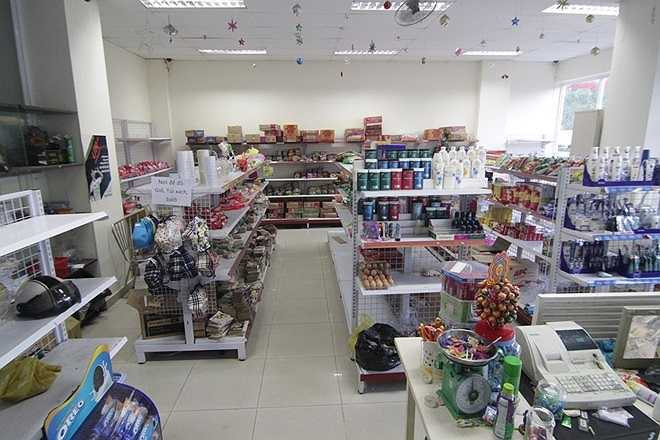 Khu vực siêu thị mini dưới tầng trệt ký túc xá.