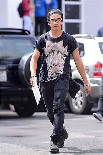 Có những bạn đầy cá tính với mái tóc dài, đậm chất rock.