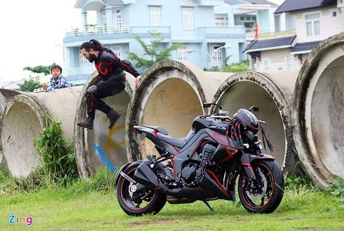 Chiếc xe được lấy ý tưởng từ bộ phim nhựa ăn khách của Mỹ tựa đề 'Predator', từng là nỗi ám ảnh trong các phòng vé về một con quái vật ngoài hành tinh đáng sợ. Giờ đây, nỗi ám ảnh đó được đem ra đường phố.