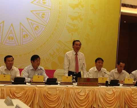 mũ bảo hiểm, Chính phủ, họp báo Chinh phủ, Nguyễn Văn Nên