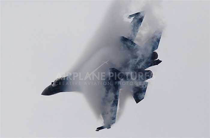 Máy bay Su-35 có 4 loại: máy bay nguyên mẫu Su-35, Su-35UB, Su-35BM và Su-35С