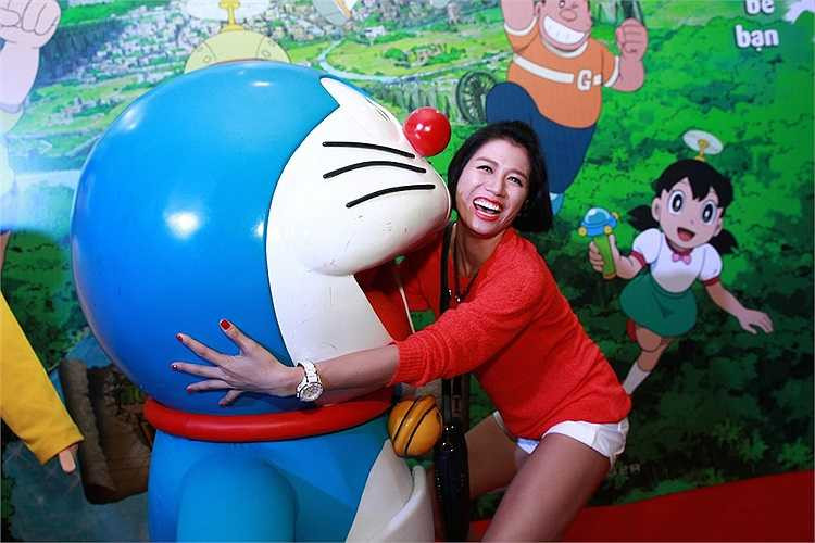 Đồng hành cùng chú mèo máy xanh Doraemon, Nobita hậu đậu thật thà cùng những người bạn Shizuka, Suneo và Jaian, những khách mời của buổi công chiếu đã có một cuộc thám hiểm kì thú tới vương quốc loài chó bí ẩn của chú chó Peko - nơi mà loài chó cũng tiến hoá, phát triển và có những bước tiến vượt bậc như loài người vậy. 
