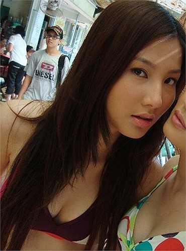 Thời diện bikini ‘xưa xửa xừa xưa’ của người đẹp.