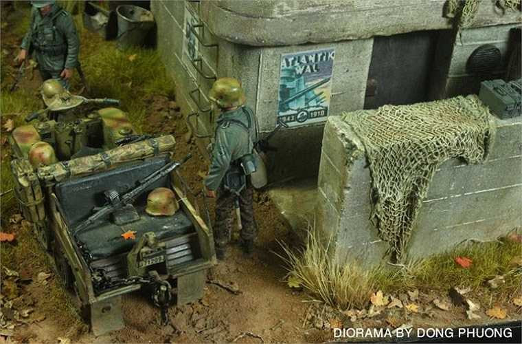 Thật sự khâm phục người làm mô hình này khi mọi chi tiết (từ tấm pano cổ động tới chiếc lá khô trên mặt đất) đều được đầu tư.