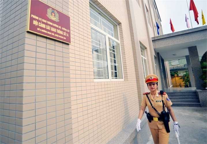 Đội CSGT số 14 nơi Giang làm việc có nhiệm vụ đảm bảo an toàn giao thông cửa ngõ phía Nam Hà Nội, nơi có lượng xe đến và đi dày đặc từ bến Giáp Bát.