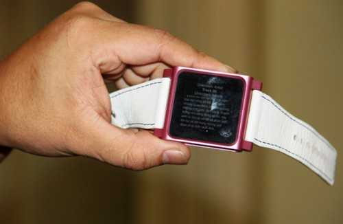 Chiếc đồng hồ dùng để quay bài đã bị phát hiện trong kỳ thi tuyển sinh đại học 2013