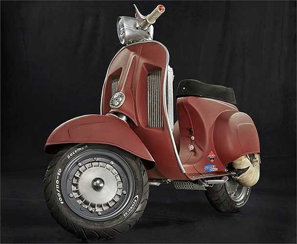 SS Racer với động cơ tùy chỉnh dùng xi-lanh của Aprilia RS125, trục khuỷu Mazzucchelli, chế hòa khí Keihin PWK 35 Air Striker. Ống xả chế, bộ phận đánh lửa Parmakit Race.