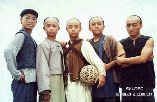 Thích Tiểu Long - Thời niên thiếu của Hoàng Phi Hồng: Kể lại thuở thiếu thời của võ sư nổi tiếng Hoàng Phi Hồng, bộ phim Thời niên thiếu của Hoàng Phi Hồng do diễn viên võ thuật Thích Tiểu long đảm nhận vai chính đã để lại ấn tượng sâu sắc trong lòng người xem về hình tượng một cậu bé Hoàng Phi Hồng thông minh, lém lỉnh và rất đẹp trai.