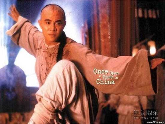 Tài tử võ thuật nức danh Lý Liên Kiệt không được đánh giá cao với nghệ thuật diễn xuất tuy nhiên một sự thật không thể chối cãi đó là khả năng biểu diễn võ thuật xuất thần trên màn ảnh, những động tác võ thuật khoẻ khoắn luôn là điểm nhấn trong các bộ phim mà anh tham gia.