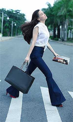 Hồ Ngọc Hà là một trong số người những người đẹp rất yêu chuộng mốt quần này.