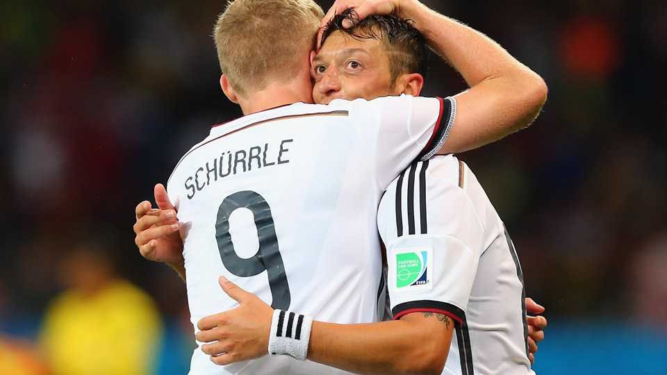 Mesut Ozil cần một người đồng đội có tốc độ tốt hơn