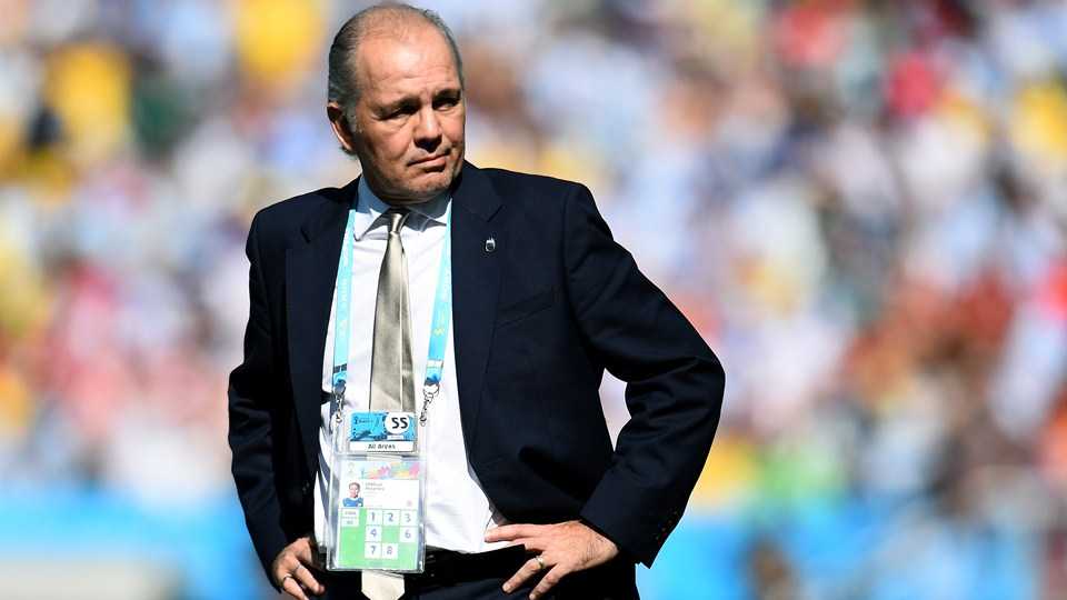 HLV Alejandro Sabella bị đặt dấu hỏi về tài năng
