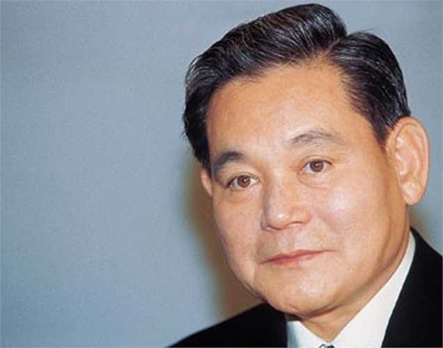 Hiện tại, khối tài sản của gia đình Chủ tịch Lee Kun-Hee ước đạt khoảng 13 tỷ USD. Tuy nhiên, nếu được thừa kế, cả Seo-Hyun và hai anh chị mình có thể phải đóng khoản thuế lên tới 6 tỷ USD.