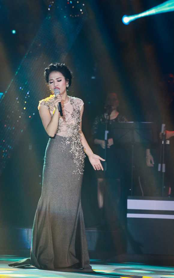 Lê Vũ Bình ‘đổ máu’ trong đêm Pop Sao Mai điểm hẹn 2014