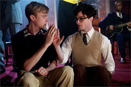 Daniel Radcliffe: Vào vai nhà thơ Allen Ginsberg trong phim Kill Your Darlings 2013 (Giết người anh yêu), nam diễn viên đã có cảnh khoe da thịt và âu yếm đồng tính. Anh cũng đã trưng diện toàn bộ cơ thể trong bộ phim làm lại từ tác phẩm sân khấu năm 2008 – Equus.