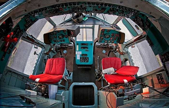 Ngoài ra, các máy bay này được trang bị hệ thống chữa cháy và các mạch điều khiển chính dự trữ, hệ thống năng lượng và nước