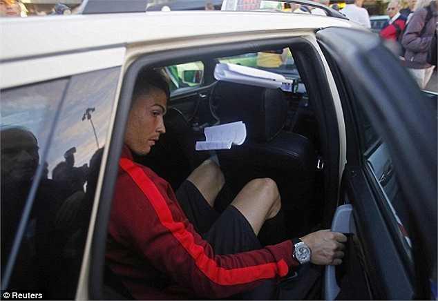 Cristiano Ronaldo trở về trong lặng lẽ cùng tuyển Bồ Đào Nha. 