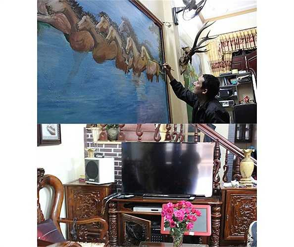 Trong phòng khách gia đình Chiến Thắng treo vô số những bức tranh được anh vẽ trực tiếp lên tường, xung quanh còn được đắp nổi hoặc vẽ gạch trang trí như 1 khung tranh hoàn thiện. Ngoài ra trong nhà còn có những bức hình thêu tỉ mẩn và giá trị của vợ anh.