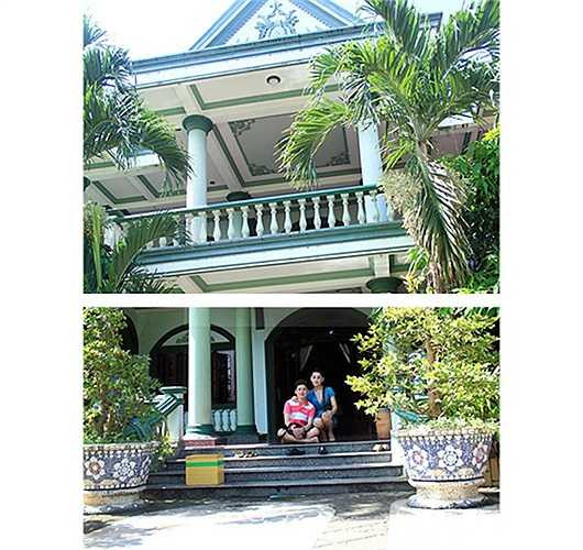 Vài tháng trước, ca sỹ Lâm Chí Khanh có dịp giới thiệu với người hâm mộ căn nhà nhiều thiên nhiên của mình rộng 5000m2 ở Quận 9, Tp. HCM.