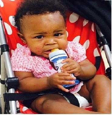 Đứa trẻ lơ ngơ bị bỏ rơi ở ga