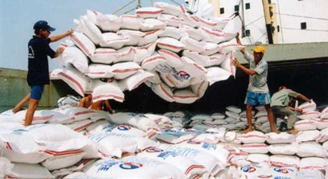 Đừng than phiền vì là 'láng giềng' Trung Quốc