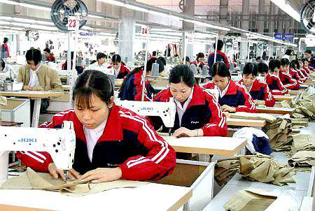 Đừng than phiền vì là 'láng giềng' Trung Quốc