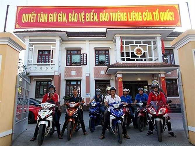 Sau đó, các em được các tình nguyện chở thí sinh và phụ huỳnh đến nhà trọ giá rẻ trên địa bàn thành phố gần với các địa điểm dự thi. Đặc biệt, có 20 em thí sinh có hoàn cảnh đặc biệt khó khăn tỉnh Quảng Ngãi đã được Đoàn phường giới thiệu về 9 nhà ở theo hình thức homestay.