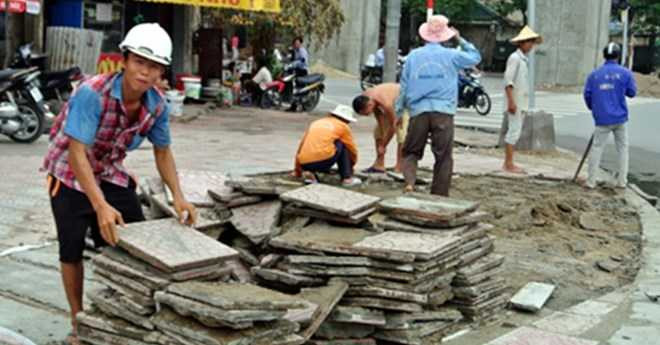 1.000 tỷ đồng sửa vỉa hè Hà Nội: 'Có tìm ra ông nào sai phạm?'