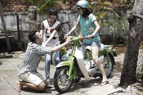 Vừa đi vừa khóc