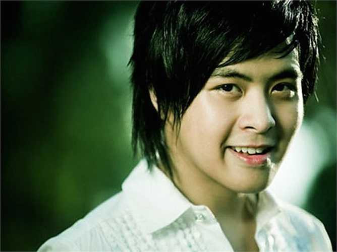 Sau quãng thời gian dài tham gia vào showbiz và rất được yêu thích, đến năm 2008, Wanbi mới phát hành album đầu tay mang tên 'Wanbi 0901'. Trong đó, ca khúc 'Đôi mắt' trích từ album này đã tạo được thành công tốt đẹp và làm dậy sóng các diễn đàn âm nhạc. Sau này, khi Wanbi Tuấn Anh gặp phải căn bệnh về mắt do ảnh hưởng từ một khối u. Anh chỉ nhìn thấy bằng mắt trái. Đó cũng là lý do nhiều người vẫn nhắc tới ca khúc này như một điềm báo trùng hợp.