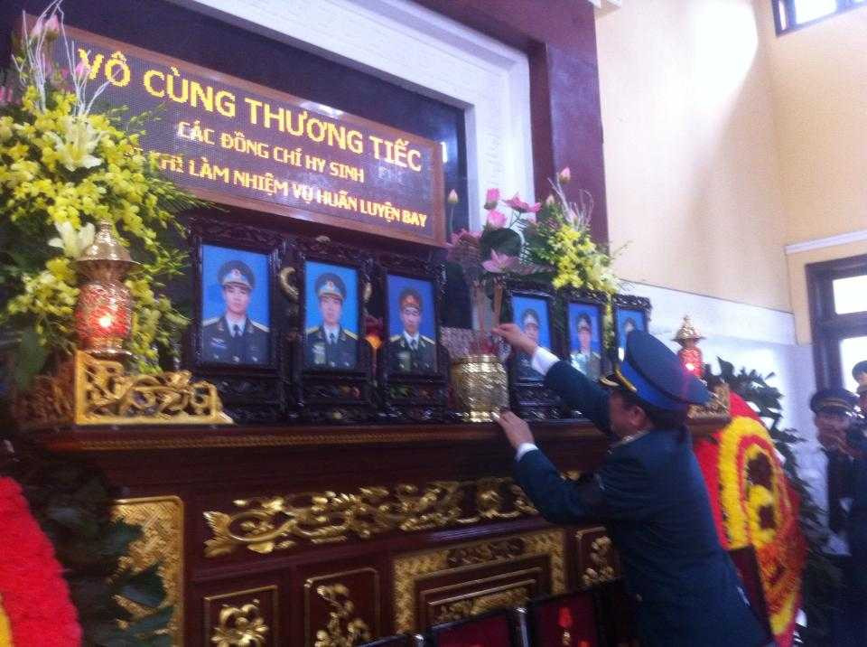 thi hài, chiến sĩ, rơi máy bay, trực thăng rơi, sân bay hòa lạc, thạch thất, lễ tang, lễ truy điệu