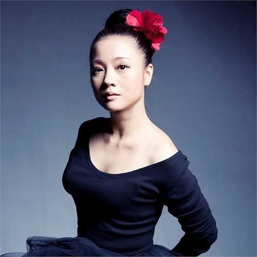 Mỹ Duyên vốn thành công với các phim trước đó của đạo diễn Lê Hoàng như Lưỡi dao, Chiếc chìa khoá vàng. Sau thành công rực rỡ của vai Hoa trong Gái nhảy, cô càng khẳng định được vị trí của mình trong làng điện ảnh nước nhà. 