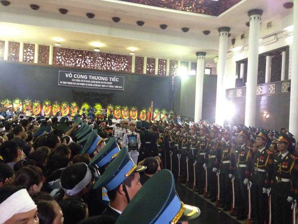 Trực tiếp Lễ viếng và truy điệu 18 chiến sĩ rơi máy bay ở Hòa Lạc