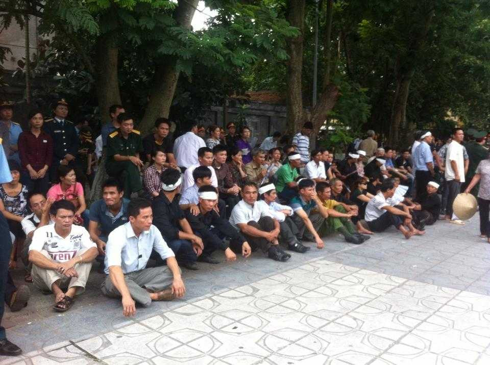 Trực tiếp Lễ viếng và truy điệu 18 chiến sĩ rơi máy bay ở Hòa Lạc