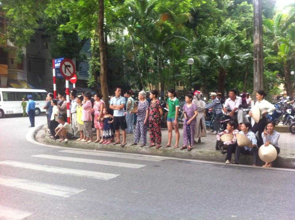 Trực tiếp Lễ viếng và truy điệu 18 chiến sĩ rơi máy bay ở Hòa Lạc