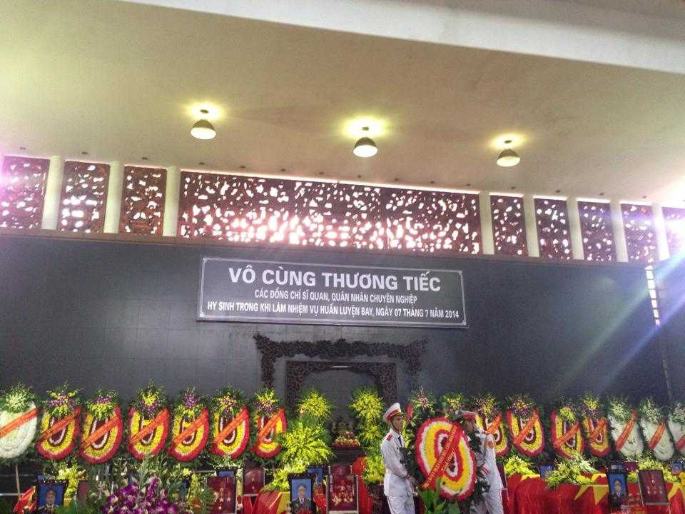 Trực tiếp Lễ viếng và truy điệu 18 chiến sĩ rơi máy bay ở Hòa Lạc