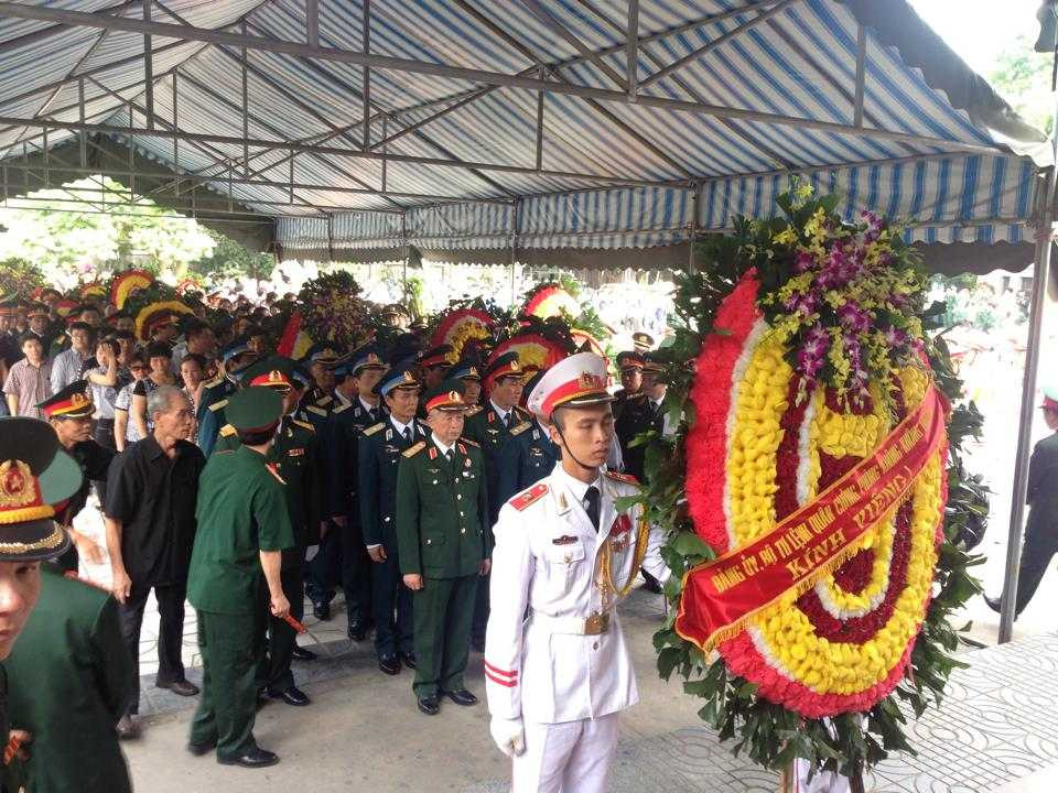 Trực tiếp Lễ viếng và truy điệu 18 chiến sĩ rơi máy bay ở Hòa Lạc