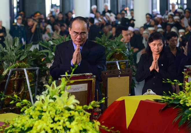 Trực tiếp Lễ viếng và truy điệu 18 chiến sĩ rơi máy bay ở Hòa Lạc