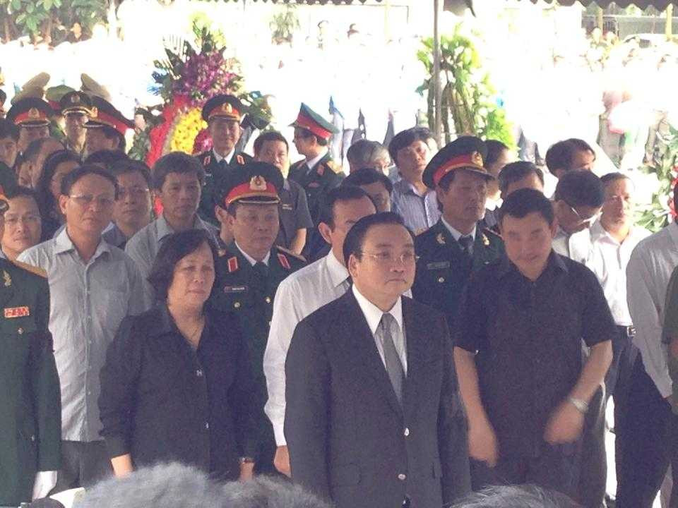 Trực tiếp Lễ viếng và truy điệu 18 chiến sĩ rơi máy bay ở Hòa Lạc