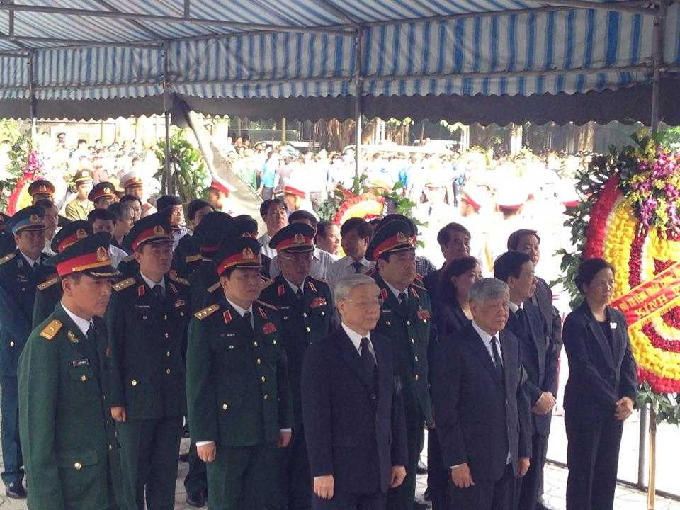 Trực tiếp Lễ viếng và truy điệu 18 chiến sĩ rơi máy bay ở Hòa Lạc